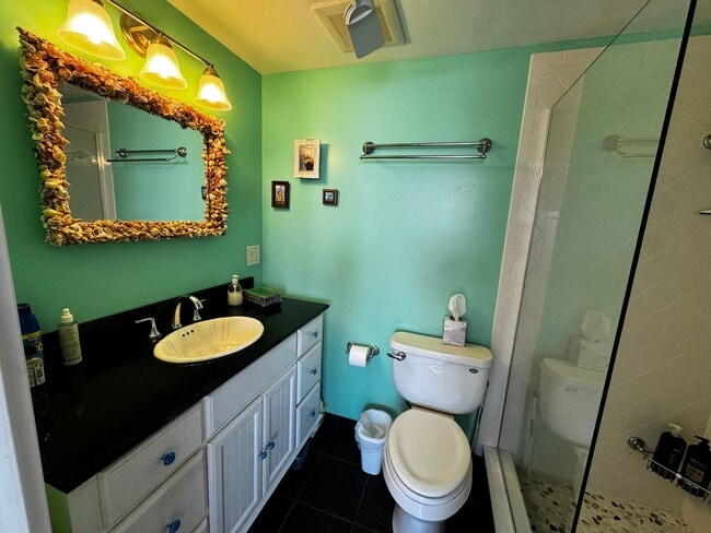 Building Photo - Oceanfront Condo!