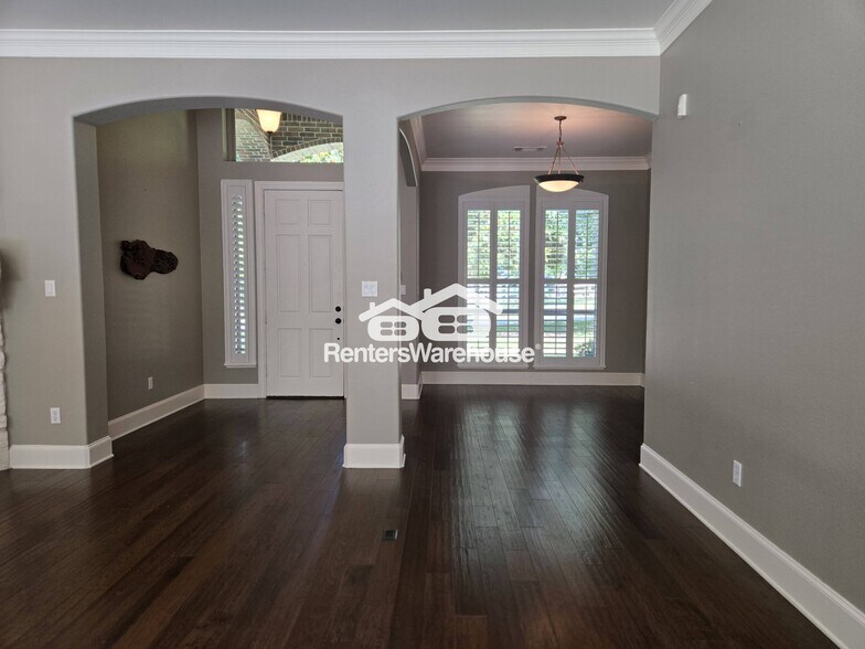 Building Photo - 5009 Bayberry St