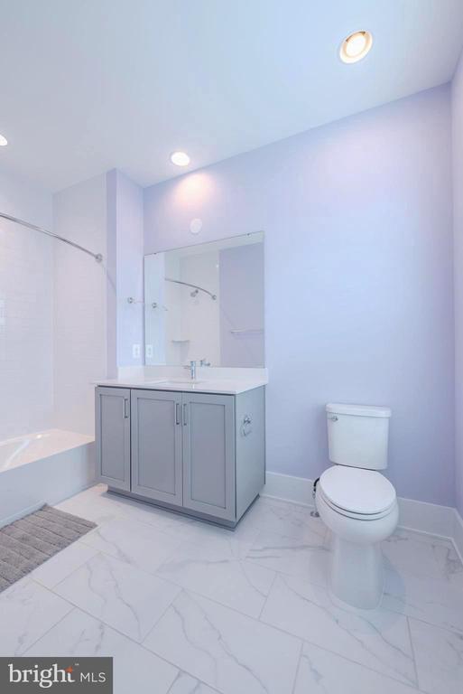 Building Photo - 11382 Emerald Park Rd