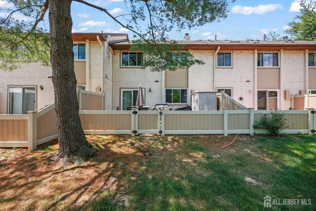 Building Photo - 81 Thoreau Dr