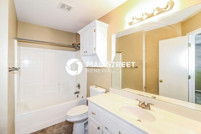 Building Photo - 3 Bedroom Pet-Friendly Home in Oklahoma City, OK with Main Street Renewal