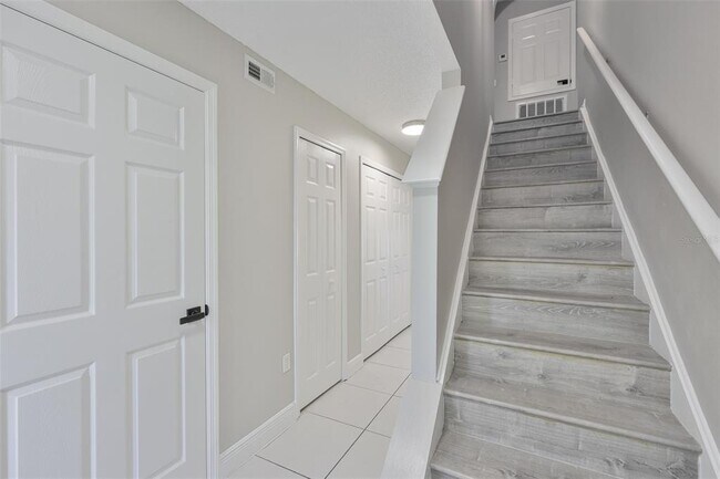 Building Photo - 10505 Opus Dr