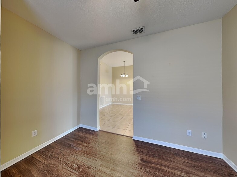 Building Photo - 9573 SW Flowermound Cir