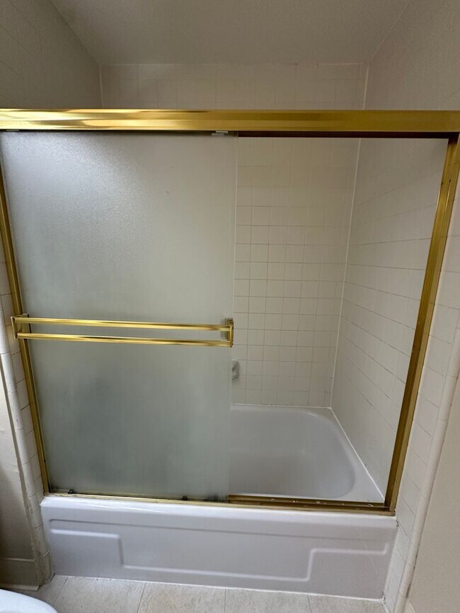 Building Photo - 2 bedroom, 1 bath condo in Mountain View