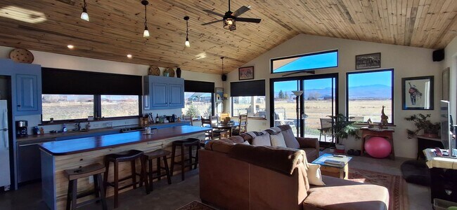 Building Photo - Winter Rental