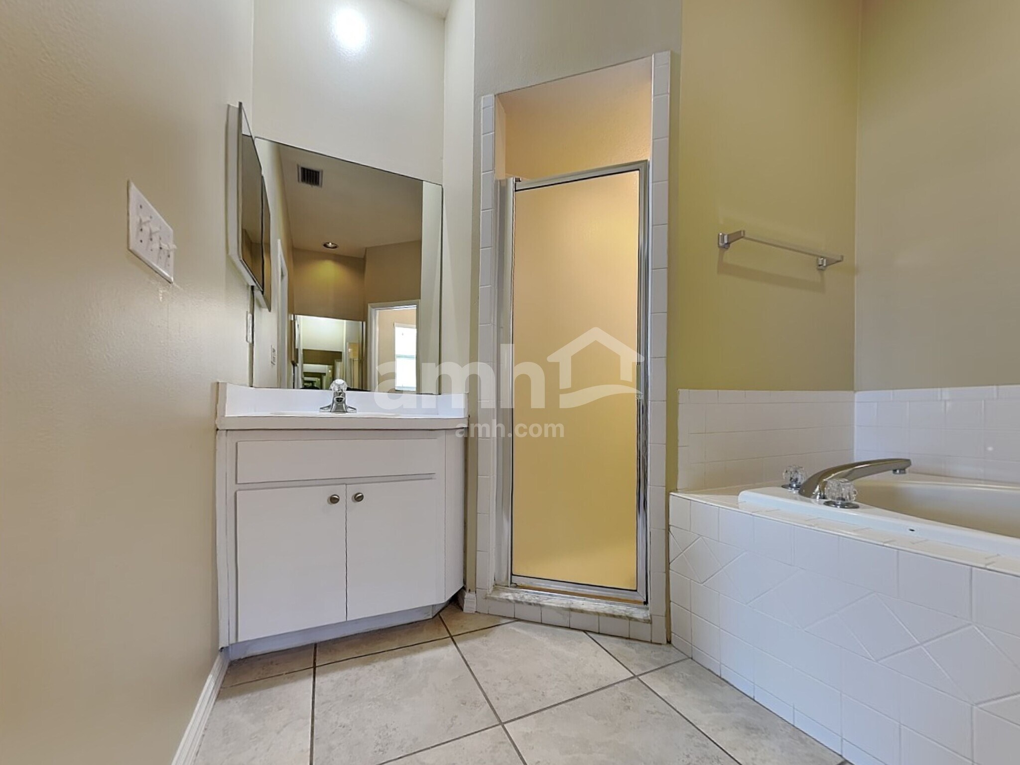 Building Photo - 10814 Peppersong Dr