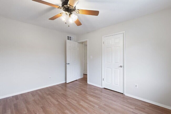 Building Photo - 4 Dewberry Way