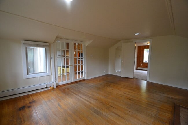 Building Photo - Cheyenne Canyon Ranch Style Home!