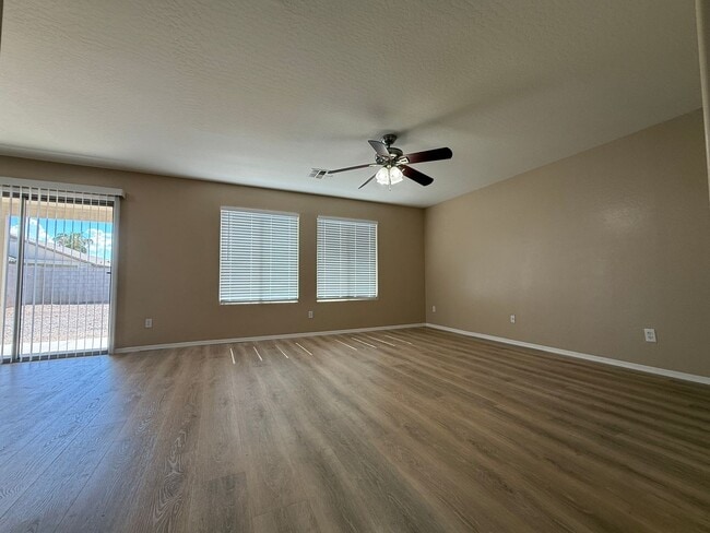 Building Photo - San Tan Valley 4Bd/2.5Ba, 2044 sqft, Skyli...