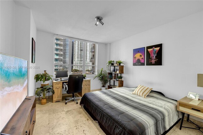 Building Photo - 888 Brickell Key Dr