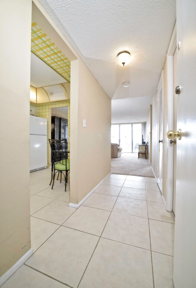 Building Photo - 18081 Biscayne Blvd