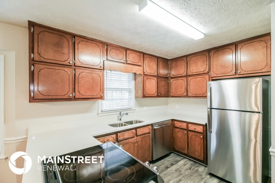 Building Photo - 632 Cloudland Dr