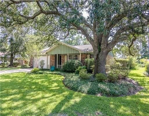 Primary Photo - OCEAN SPRINGS - BEAUTIFUL HOME WITH POOL. AND SPACE FOR ENTERTAINING!