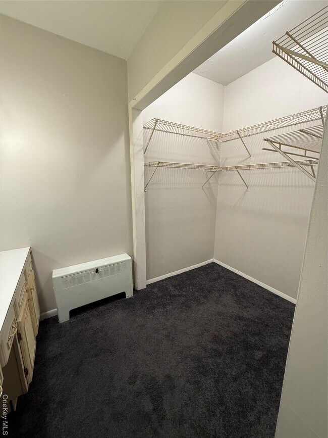 Building Photo - 90 W Main St