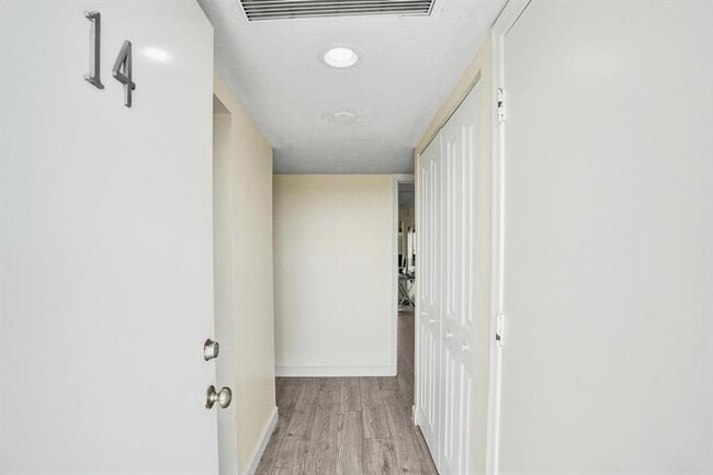 Building Photo - 801 S Federal Hwy