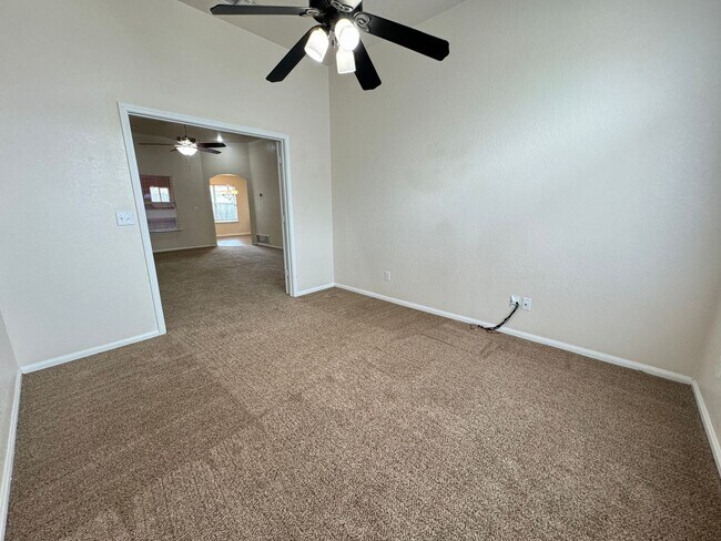 Building Photo - 3610 Fox Glove Ln