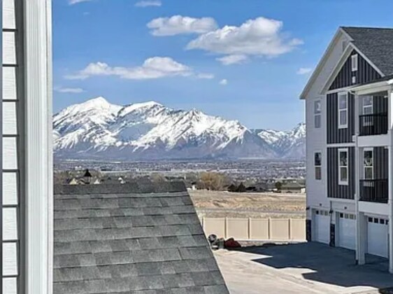 Building Photo - 938 W Coral Charm Way