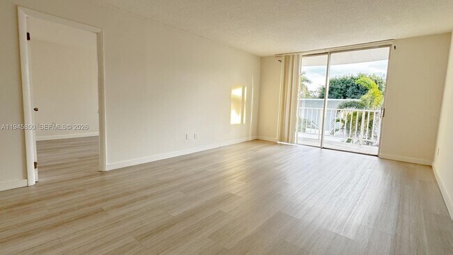 Building Photo - 484 NW 165th St