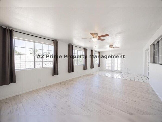 Building Photo - 1634 W Sack Dr