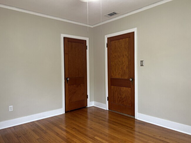 Building Photo - 1701 E Bobe St