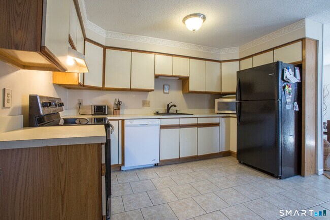 Building Photo - 15 B Thistle Way