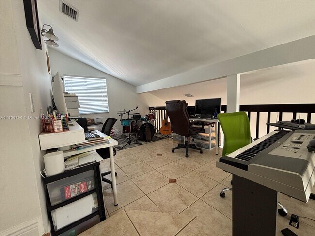 Building Photo - 11041 SW 143rd Ct
