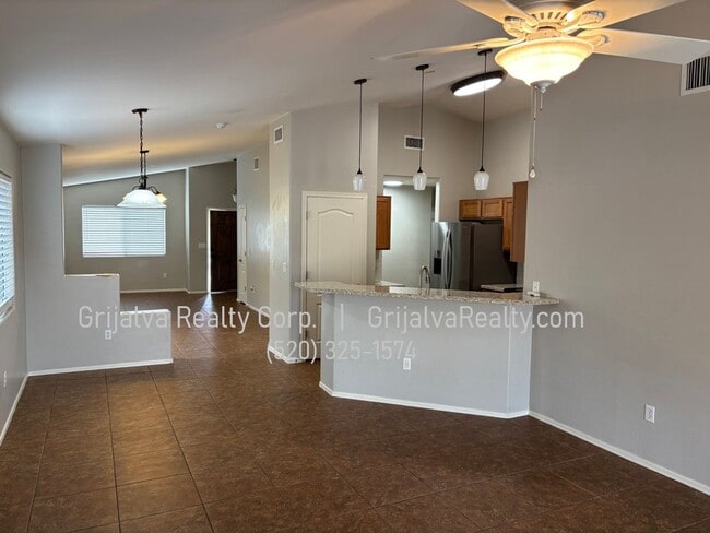 Building Photo - 4-Bedroom, 2 Bath House in Sycamore Park (...