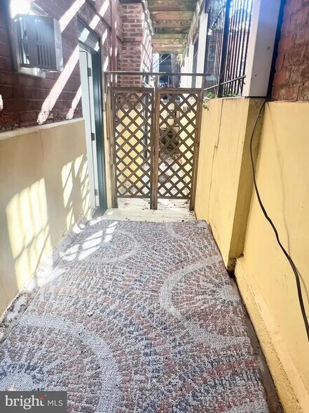 Building Photo - 1326 Girard St NW