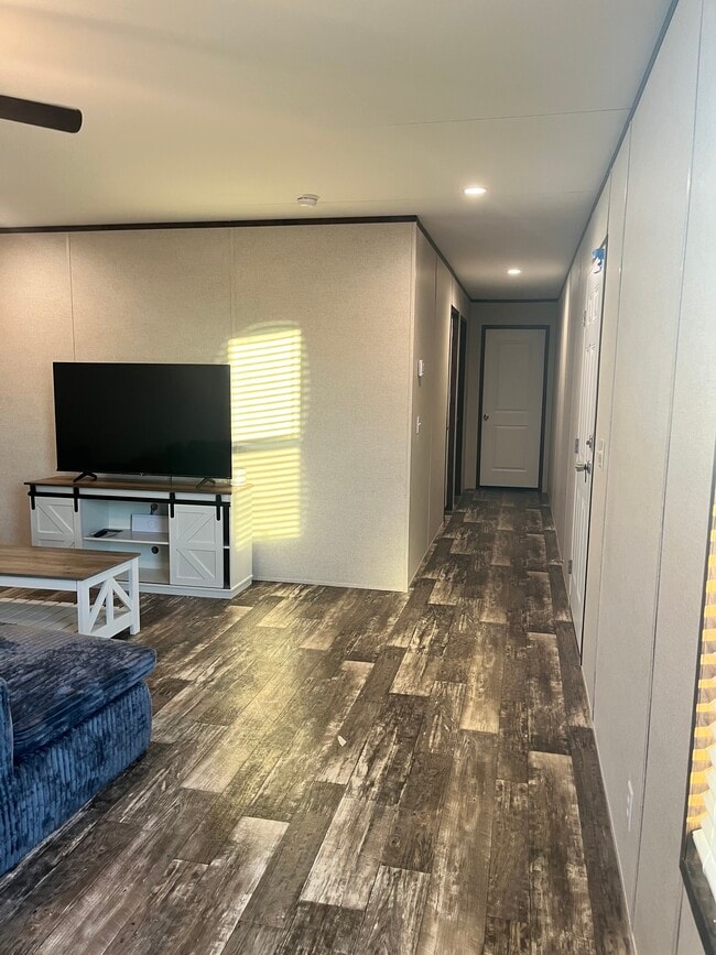 Building Photo - 378 Antley Rd