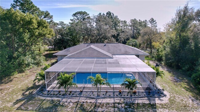 Building Photo - 5040 N Baywood Dr