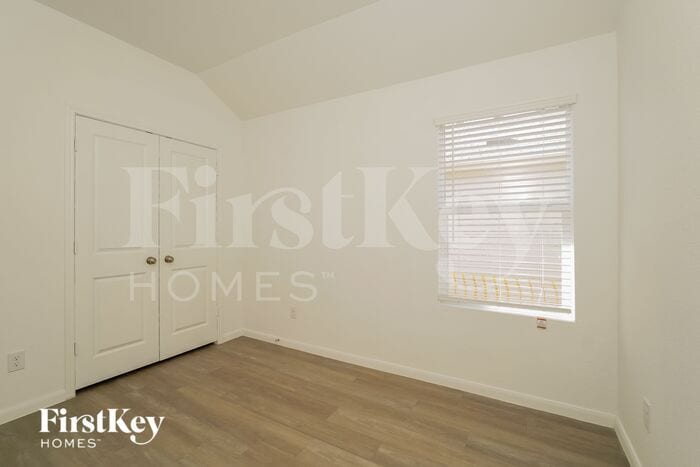 Building Photo - 10639 Erinita Way