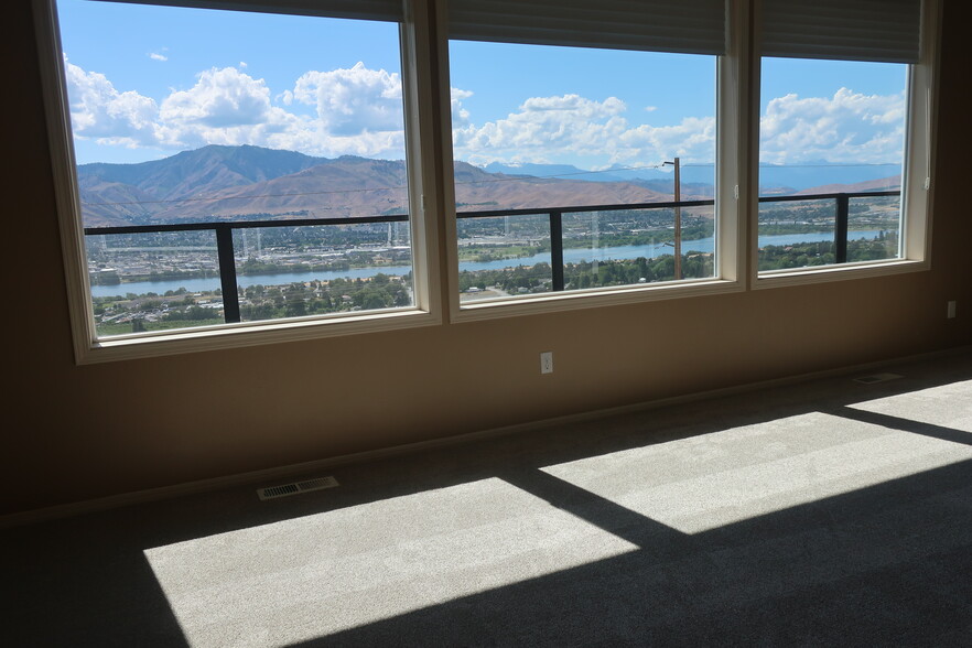 Building Photo - 466 Lower Daniels Dr