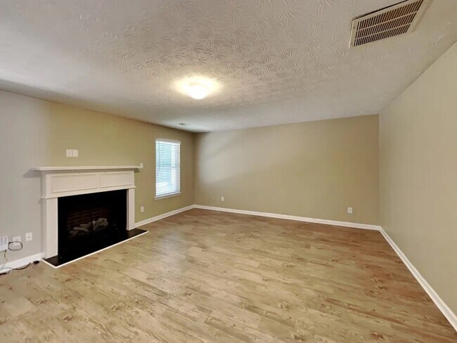 Building Photo - 4539 Parkway Cir