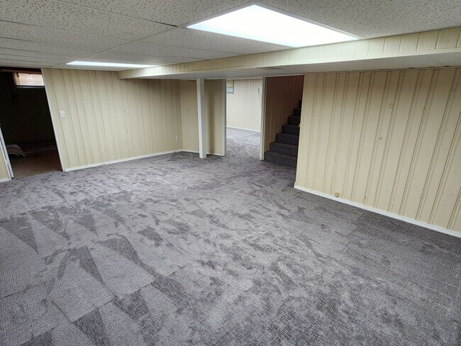 Building Photo - 4021 Harding Rd