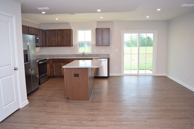 Building Photo - Modern 3-Bedroom Townhome in Desirable Bear Park