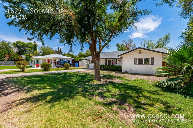 Building Photo - 1627 E Solano Dr