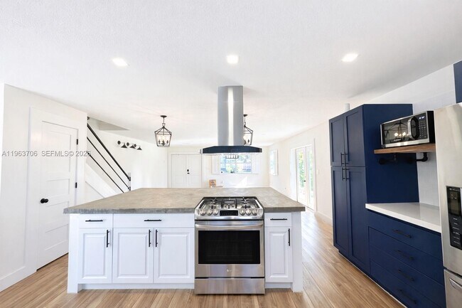 Building Photo - 21970 SW 97th Ct