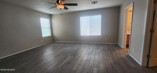 Building Photo - 1058 W Sea Star Dr
