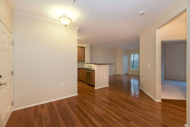 Building Photo - 1 Bed 1 Bath - North Bethesda Condo - 1 Reserved Parking Space