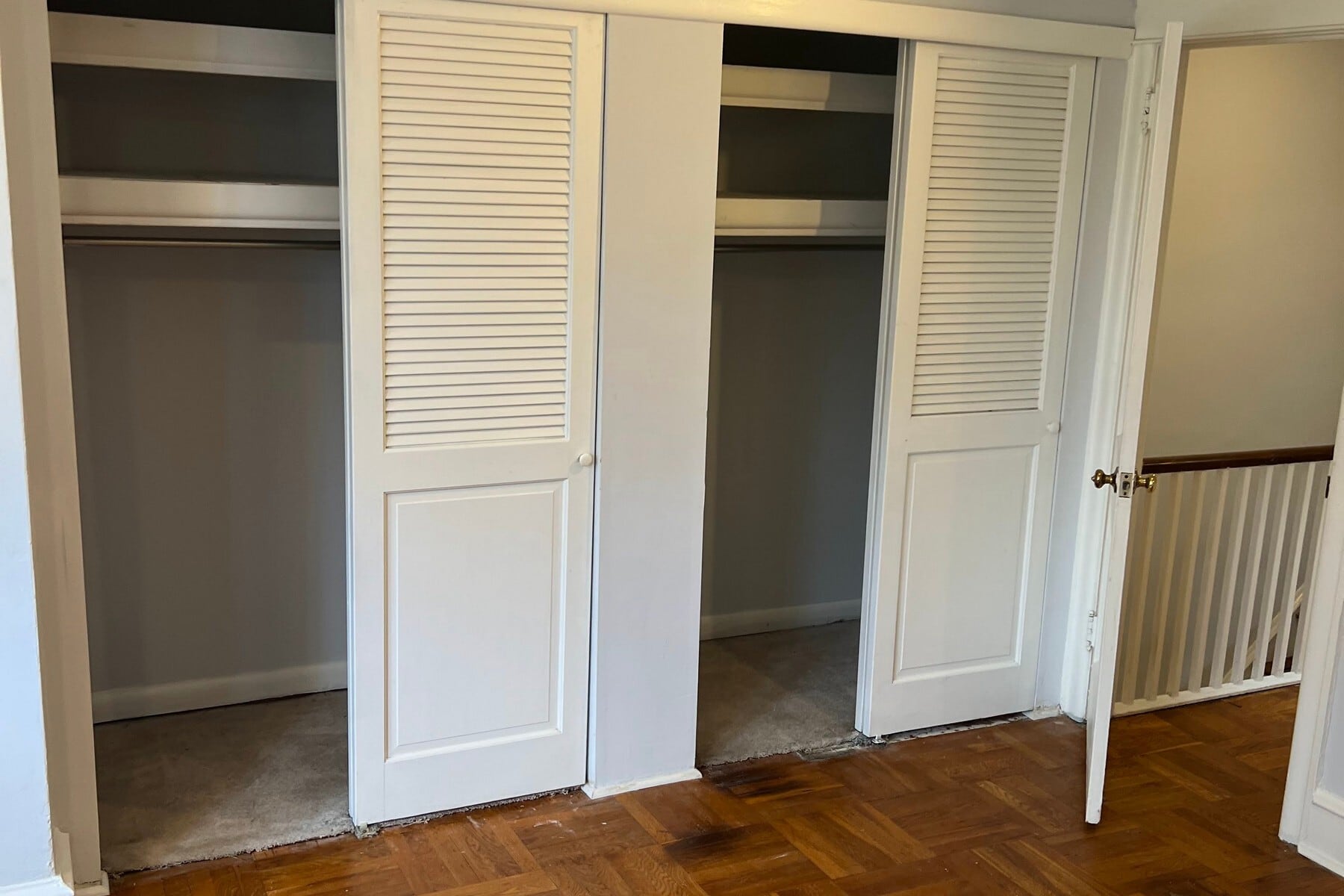 Building Photo - 110 E Roumfort Rd