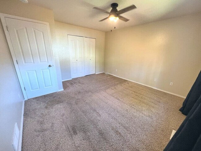 Building Photo - Spacious and Bright Eagle River Home with a Gorgeous View!