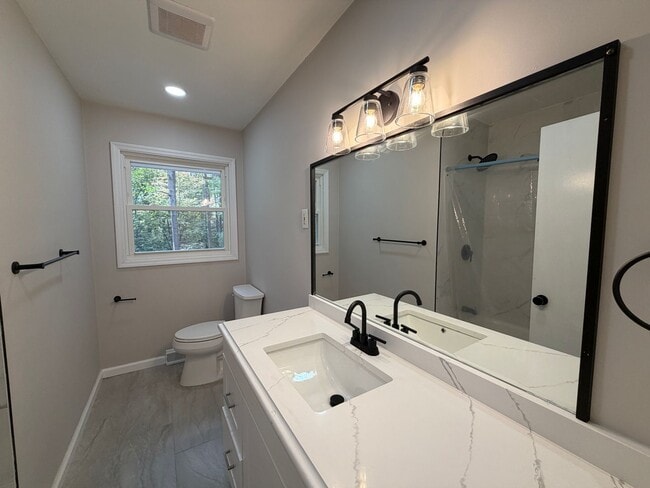 Building Photo - Beautiful Update Brick Ranch!