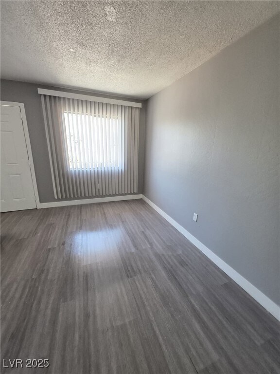 Building Photo - 1121 E Desert Inn Rd