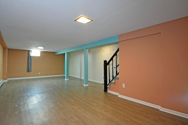 Building Photo - Charming 3-Bed 1.5-Bath Home Available in ...