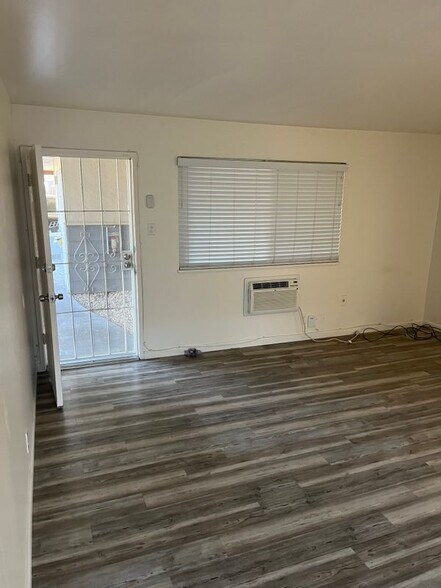 Building Photo - 1521 Camden Ct