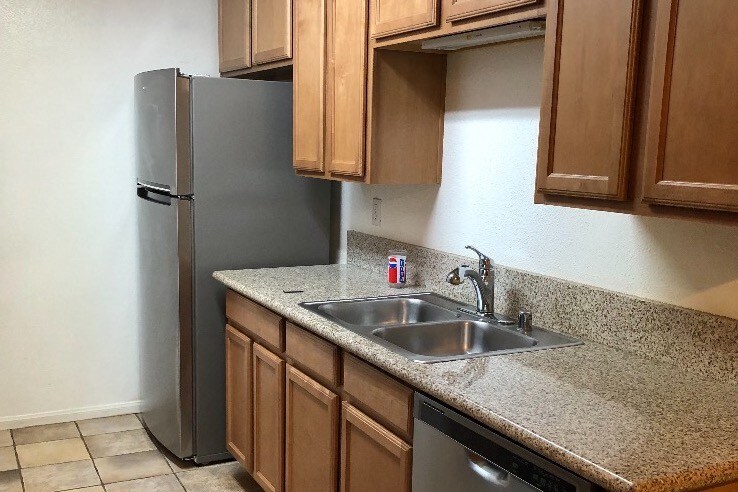 Kitchen - 1730 S El Camino Real