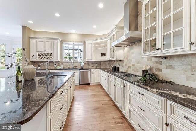 Building Photo - 829 Golden Arrow St