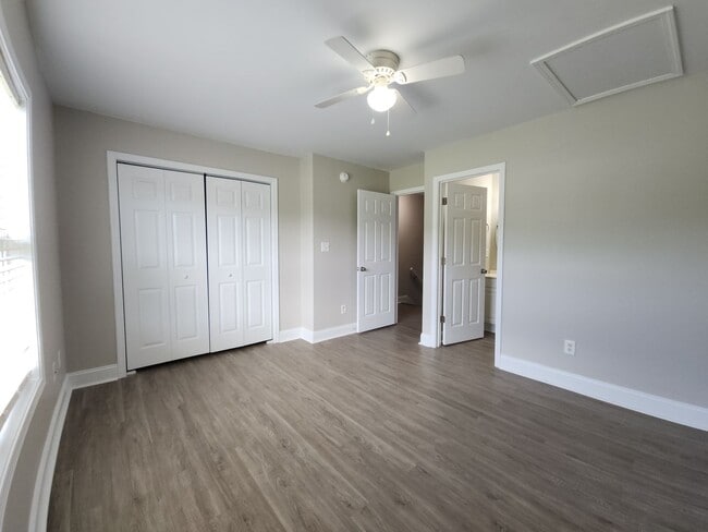 Building Photo - Townhome Available Now in Peletier, NC!