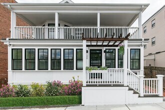 Building Photo - 150-152 Huron Ave