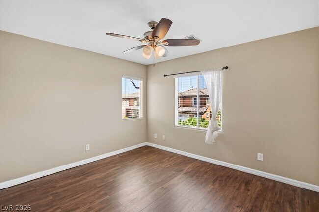 Building Photo - 527 Newberry Springs Dr